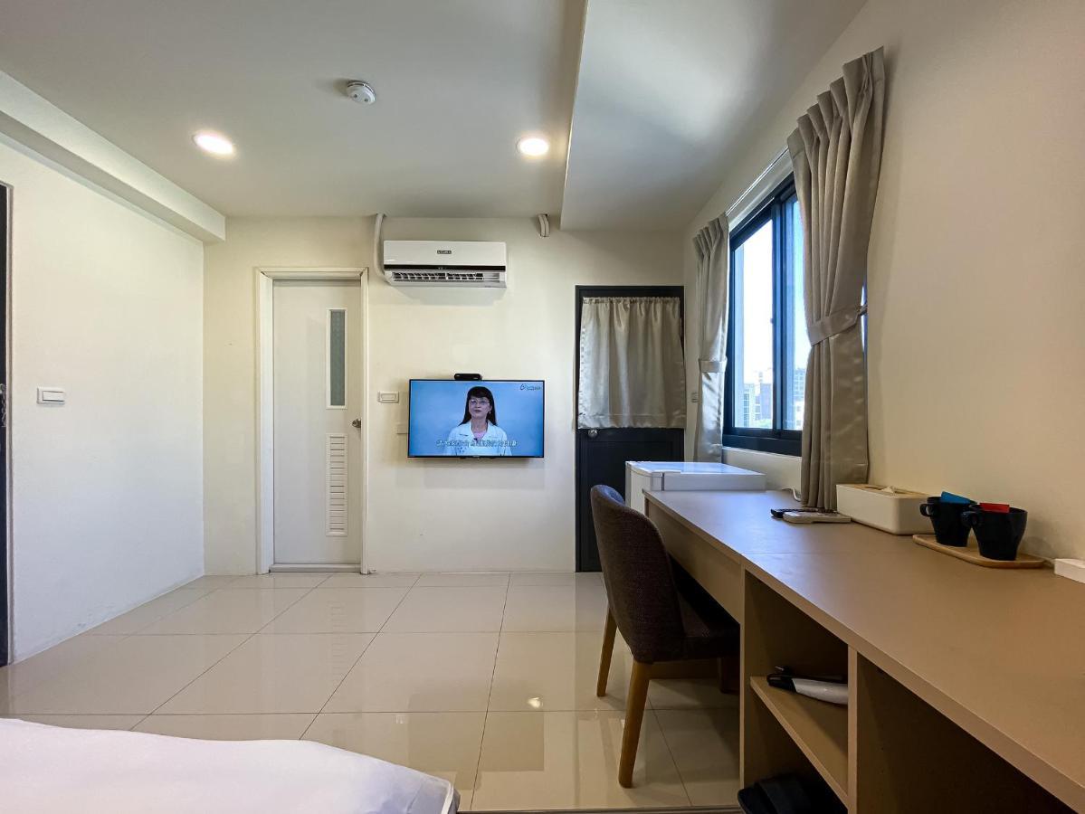 Sleeping Quilt Hotel Taichung Exterior photo